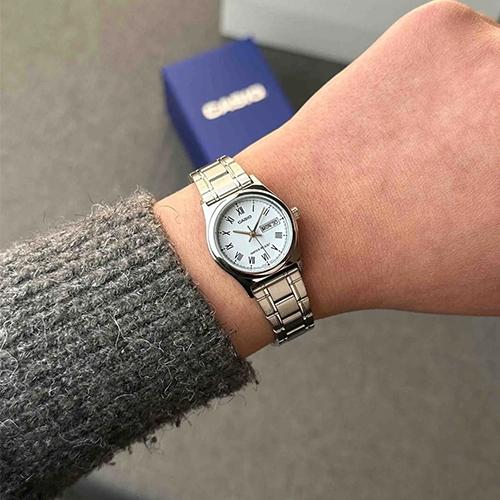 Women's Casio Watch LTP-V006D-2B